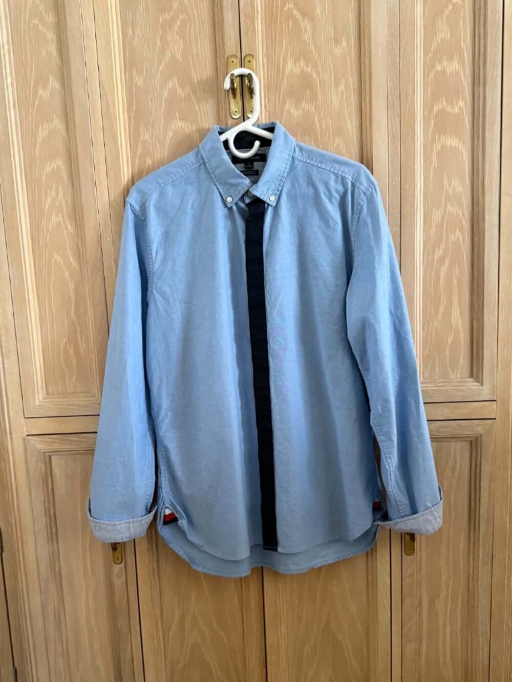 Tommy Hilfiger Men’s M Light Blue Long Sleeve Button Down Shirt